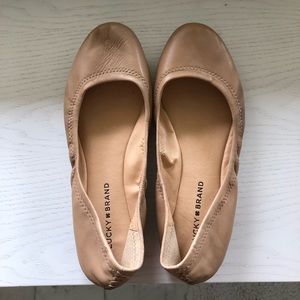 nude flats